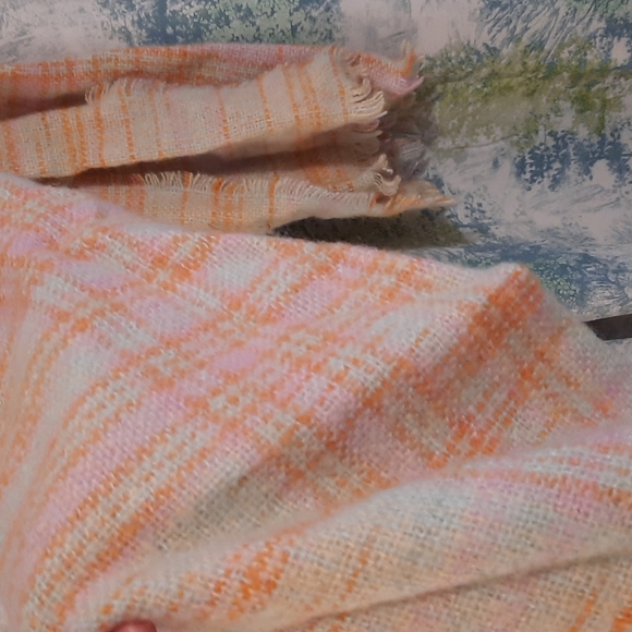 Universal threads scarf  pinks orange mint green thick cozy fall - Picture 3 of 7